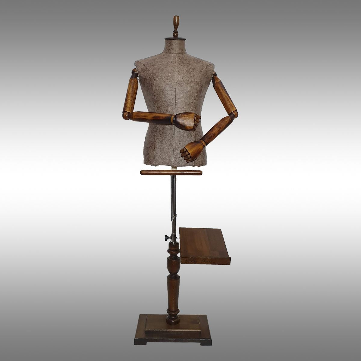 Erkek Ayaklı ve Ahşap Kollu Plastik Terzi Manken